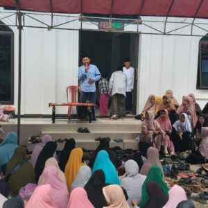 Kegiatan Pengistirahatan Pengajian Ishlahul Ummah di Masjid Kp. Sidayun Berlangsung Khidmat